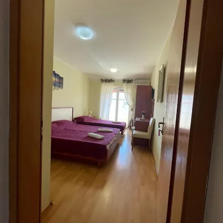Guest house Marina & Pag Town