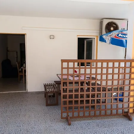 Guest house Marina & Pag Town